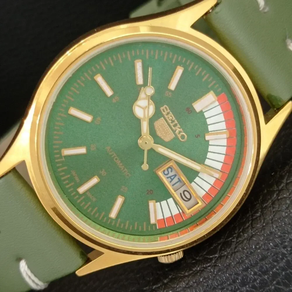 Vintage 1977 Seiko Automatic Mens Gold Watch W/daydate & Green accents